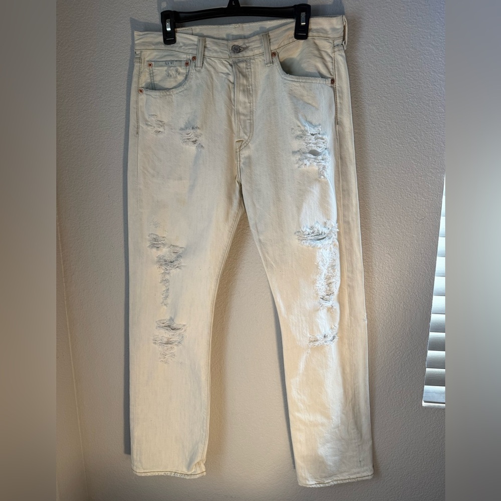 Levi's 501 Relaxed Fit Distressed White Jeans Size 32x30